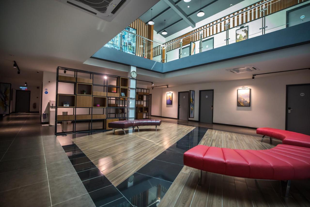 3-plus Hotel 2*