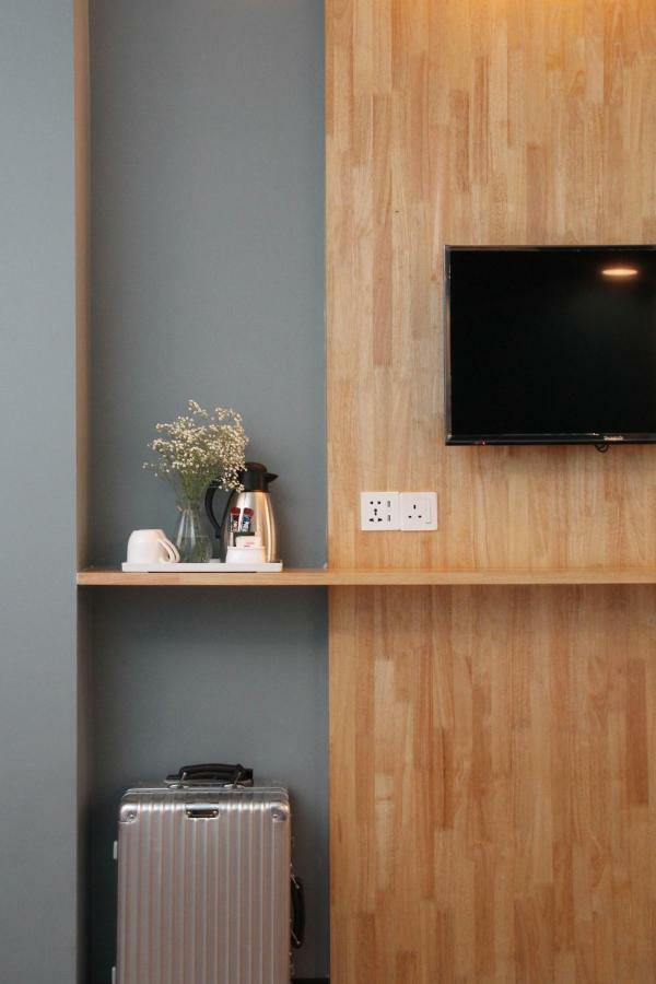Hotel 3-plus